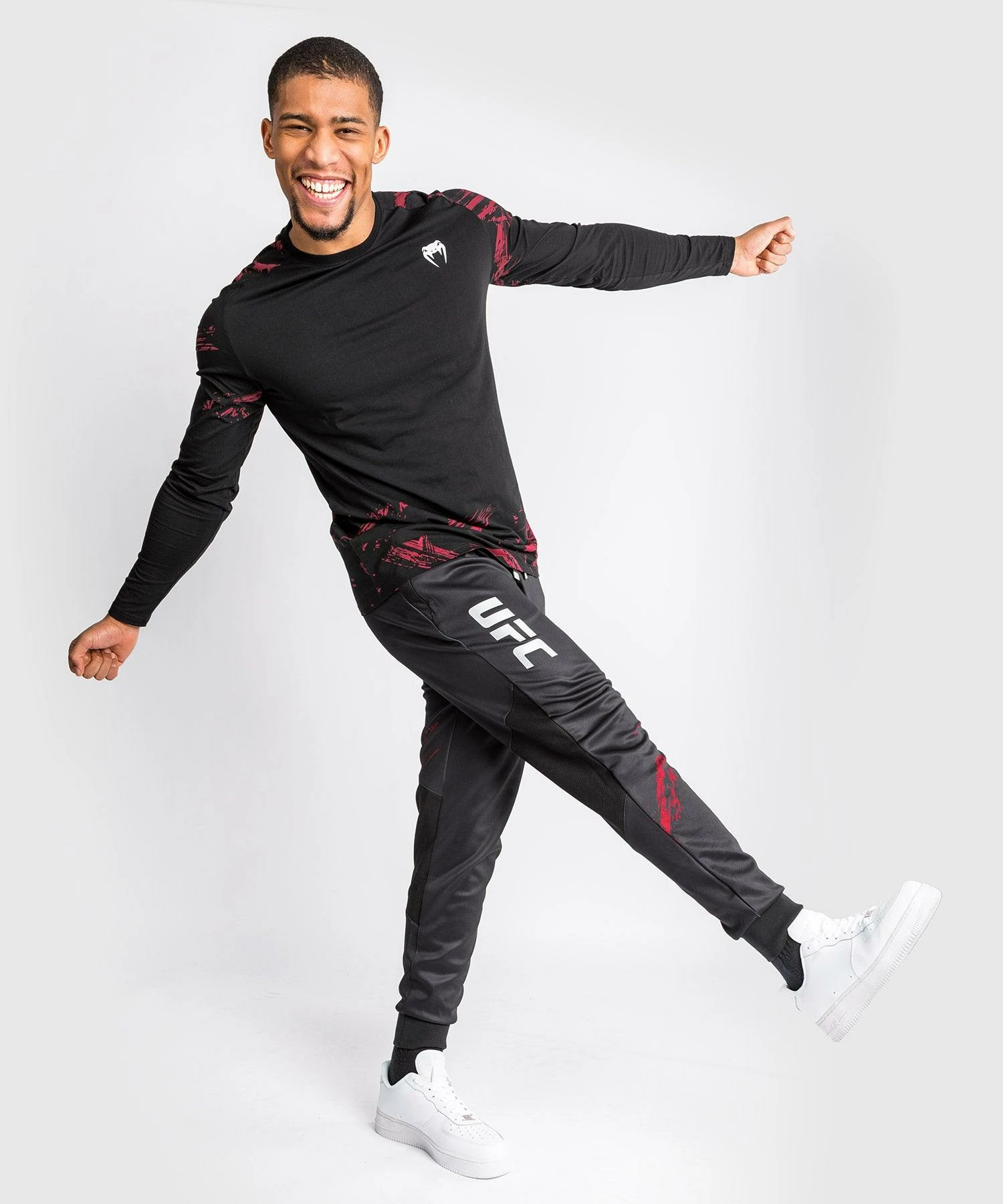 UFC Venum Authentic Fight Week 2.0 Sweatpants - Black/Red 4 UFC Venum Authentic Fight Week 2.0 Sweatpants - Black/Red - Bilde 2