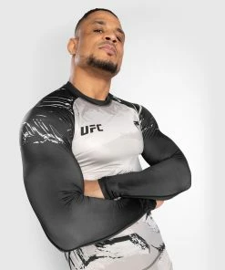 UFC Venum Authentic Fight Week Men's 2.0 Performance Long Sleeve Rash Guard - Sand/Black -Boxing Elegant Butikk 0 252F4 252F7 252F5 252F047538c478d02749dfb460957a11c4a76233bfe7 VNMUFC 00110 040 05 a27718cc 06a3 4ef7 962c 6b7b2c633128