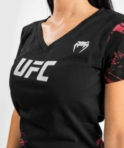 UFC Venum Authentic Fight Week Women's 2.0 Short Sleeve T-Shirt - Black/Red -Boxing Elegant Butikk 0 252F4 252Fd 252F6 252F04d6e7591c4c1881333f9e86adc5874bc0ad71fe VNMUFC 00126 001 07 54f5e00c 3592 4d2f af05 84939ee47d3b