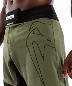 Venum Light 4.0 Fightshort - Khaki/Silver -Boxing Elegant Butikk 0 252F7 252Fc 252Fd 252F07cd3700c69f07b8953a8b28536a51cbbb47c35d FS LIGHTS4.0 KHAKI SILVER 07