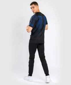 CSD FASHION UFC AUTHENTIC FIGHT NIGHT 2.0 KIT BY VENUM MEN'S WALKOUT JERSEY - Midnight Edition -Boxing Elegant Butikk 0 252F7 252Fd 252Fb 252F07db29c74a81f9d34900a956fc3fbe90e3490ce0 VNMUFC 06 0c937448 406c 41fd 8589 5f69729d6f1d