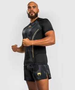 Venum Razor Rashguard Short Sleeves - Black/Gold 14 Venum Razor Rashguard Short Sleeves - Black/Gold -Boxing Elegant Butikk 1 252F0 252Fa 252Fa 252F10aac9cca0b5df0867d56f2c17769a9e0c059527 6 b35603c8 ef06 42cf b913 e461b4ed2bbf