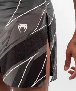 UFC Venum Authentic Fight Night Men's Gladiator Shorts - Black -Boxing Elegant Butikk 1 252F0 252Fc 252Fc 252F10ccd6a20d6bbbadc816b5ad51cf733edb6726e0 VNMUFC 00003 001 07 fa8d8c0b d5df 4848 b1aa 02756f56ffc2