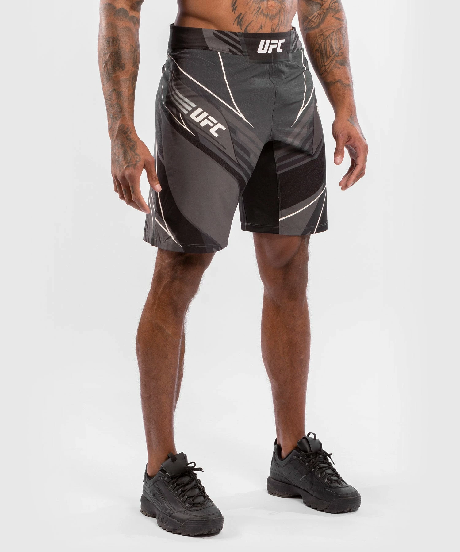UFC Venum Authentic Fight Night Men's Shorts - Long Fit - Black 6 UFC Venum Authentic Fight Night Men's Shorts - Long Fit - Black - Bilde 4