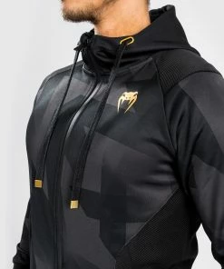 Venum Razor Hoodie - Black/Gold -Boxing Elegant Butikk 1 252F4 252Fc 252F9 252F14c98d2dba5870cb3b56c6766117a37479570194 7 c2bdf389 8c66 48f7 ac1b 6c54c7bc0351