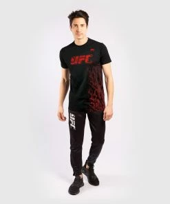 UFC Venum Authentic Fight Week Men's Short Sleeve T-shirt - Black -Boxing Elegant Butikk 1 252F5 252F0 252F7 252F15071eceacf57155eb10f08af5ee0b2fd06e1bfd VNMUFC 00052 001 05 9e0f2a2e 2837 4bd8 8245 bfb7c955cd85