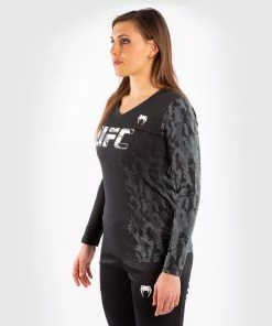 UFC Venum Authentic Fight Week Women's Long Sleeve T-shirt - Black 11 UFC Venum Authentic Fight Week Women's Long Sleeve T-shirt - Black -Boxing Elegant Butikk 1 252F6 252F4 252F3 252F1643f178ff4c2b71967d980ba0b6a606b4ad3353 VNMUFC 00042 001 02 3cc8fef0 f54b 43b9 b7b3 178cf9a7fdf6