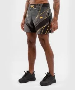 UFC Venum Authentic Fight Night Men's Gladiator Shorts - Champion -Boxing Elegant Butikk 1 252F7 252F3 252Ff 252F173fc277c8f8c8c44d00897e50b76578045aac2c VNMUFC 00003 126 02