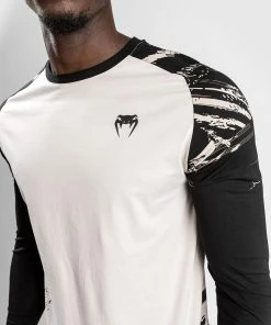 UFC Venum Authentic Fight Week Men's 2.0 Long Sleeve T-Shirt - Sand/Black -Boxing Elegant Butikk 1 252F7 252Fd 252Ff 252F17dfde2efccbae1b9b210f6870ca3ded6199d717 VNMUFC 00111 040 11 df19efd3 03ea 40d0 9a3a a9413fa5c17a