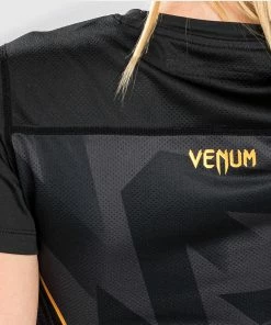 Venum Razor Dry Tech T-Shirt - For Women - Black/Gold 13 Venum Razor Dry Tech T-Shirt - For Women - Black/Gold -Boxing Elegant Butikk 1 252F9 252F9 252F5 252F199578554f508e1957cbf331b2e837f08367a43c 41 3cfe2a98 17dd 4454 a8e3 25aa37d7acbe