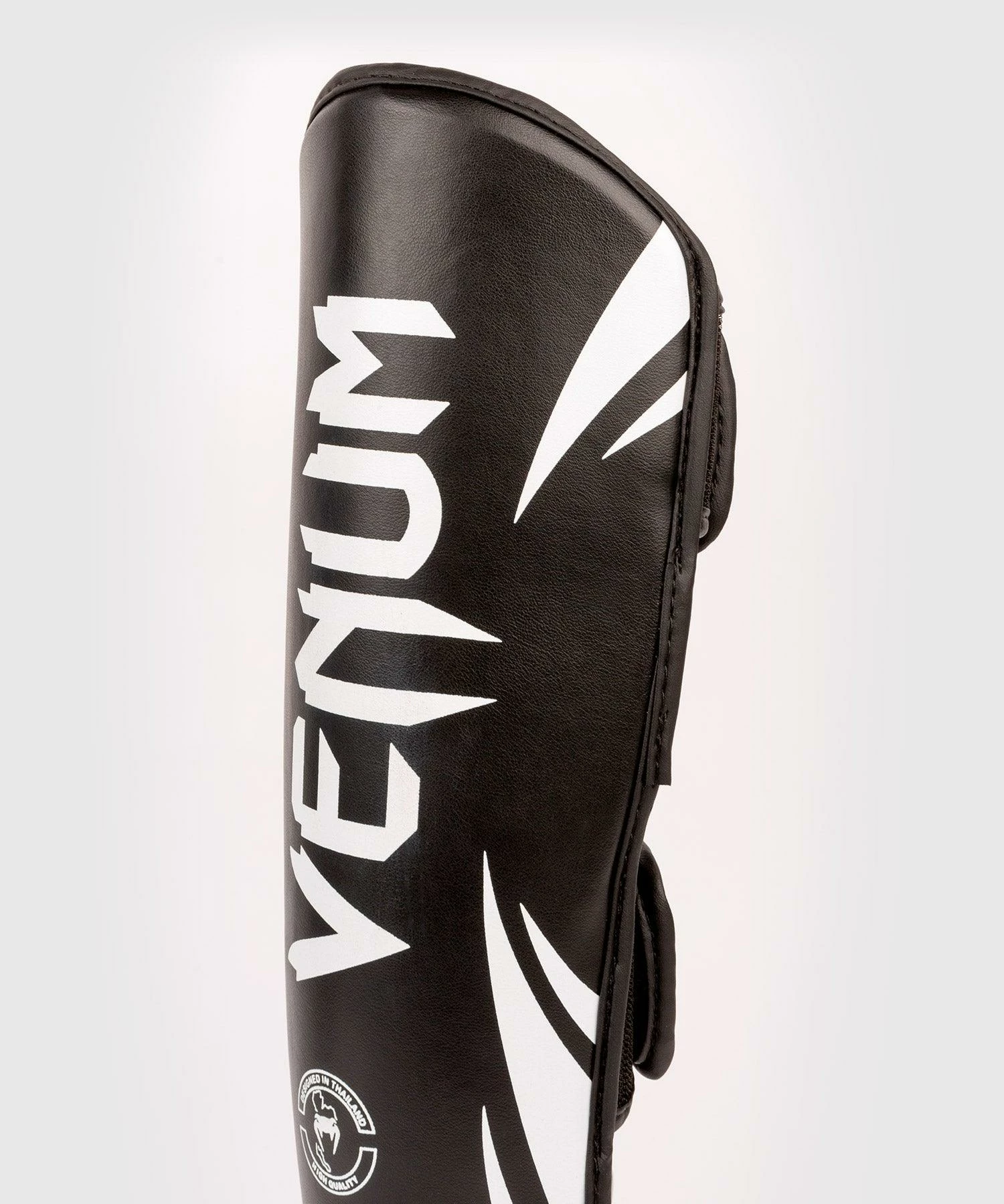 Venum Challenger Kids Shin Guards - Black/White 6 Venum Challenger Kids Shin Guards - Black/White - Bilde 4