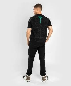 Venum Assassin's Creed Reloaded T-Shirt - Black -Boxing Elegant Butikk 2 252F3 252F6 252Fb 252F236b828698308a02a8056db77e4a6f383c498a2c TS ASSASSINSCREED BLACK 1 10