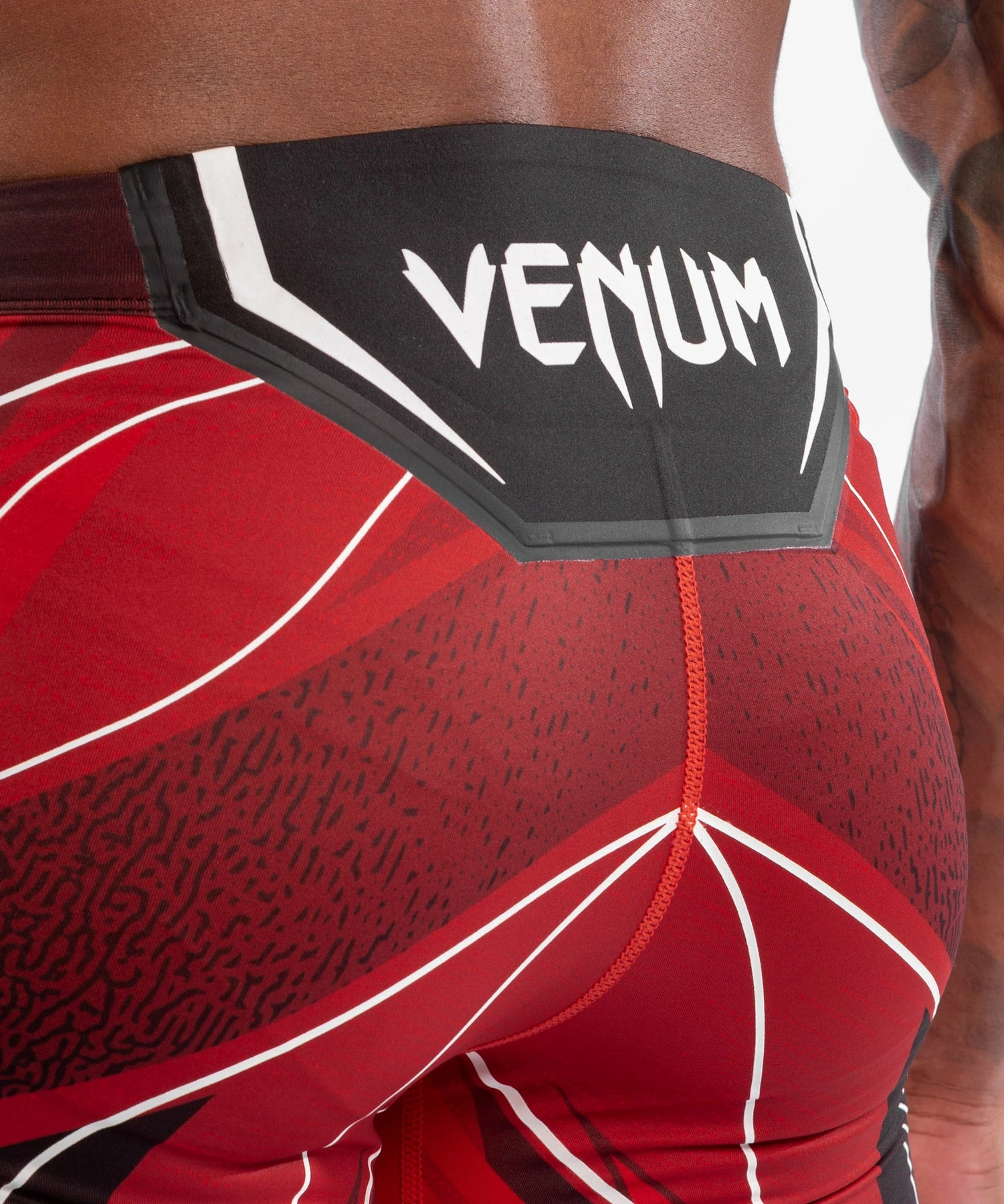 UFC Venum Authentic Fight Night Men's Vale Tudo Shorts - Long Fit - Red 8 UFC Venum Authentic Fight Night Men's Vale Tudo Shorts - Long Fit - Red - Bilde 6