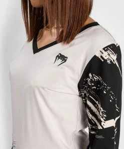 UFC Venum Authentic Fight Week Women's 2.0 Long Sleeve T-Shirt - Sand/Black -Boxing Elegant Butikk 2 252F7 252F4 252F1 252F2741470102c87daffc59970291abba2228993a7a VNMUFC 00127 040 15 fb5c6a0f 2f51 48b8 913e 9b6921a0b3f3