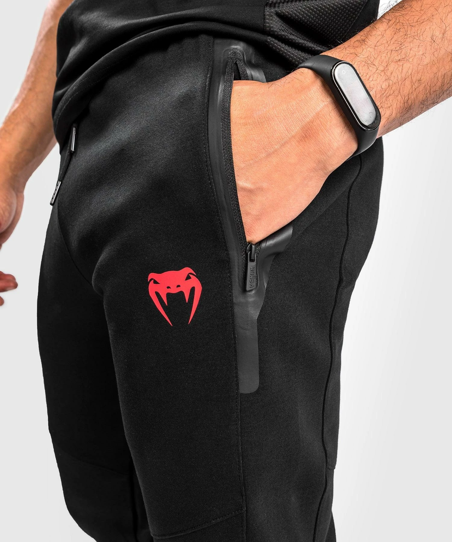 Venum Okinawa 3.0 Joggers - Black/Red 9 Venum Okinawa 3.0 Joggers - Black/Red - Bilde 7