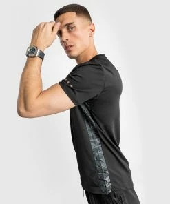 Venum Classic Evo Dry Tech T-shirt - Black/Bronze -Boxing Elegant Butikk 2 252Fa 252F5 252F8 252F2a58075ec765a29da0d09f5361265658bca9bd2f DRYTECH CLASSIC EVO BLACK 05