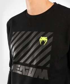 Venum Stripes Crewneck Sweatshirt - Black -Boxing Elegant Butikk 2 252Fa 252F6 252Fc 252F2a6c237e759216cae2082198c8b9694fe5da2aa2 SWEAT STRIPPES BLACK 05