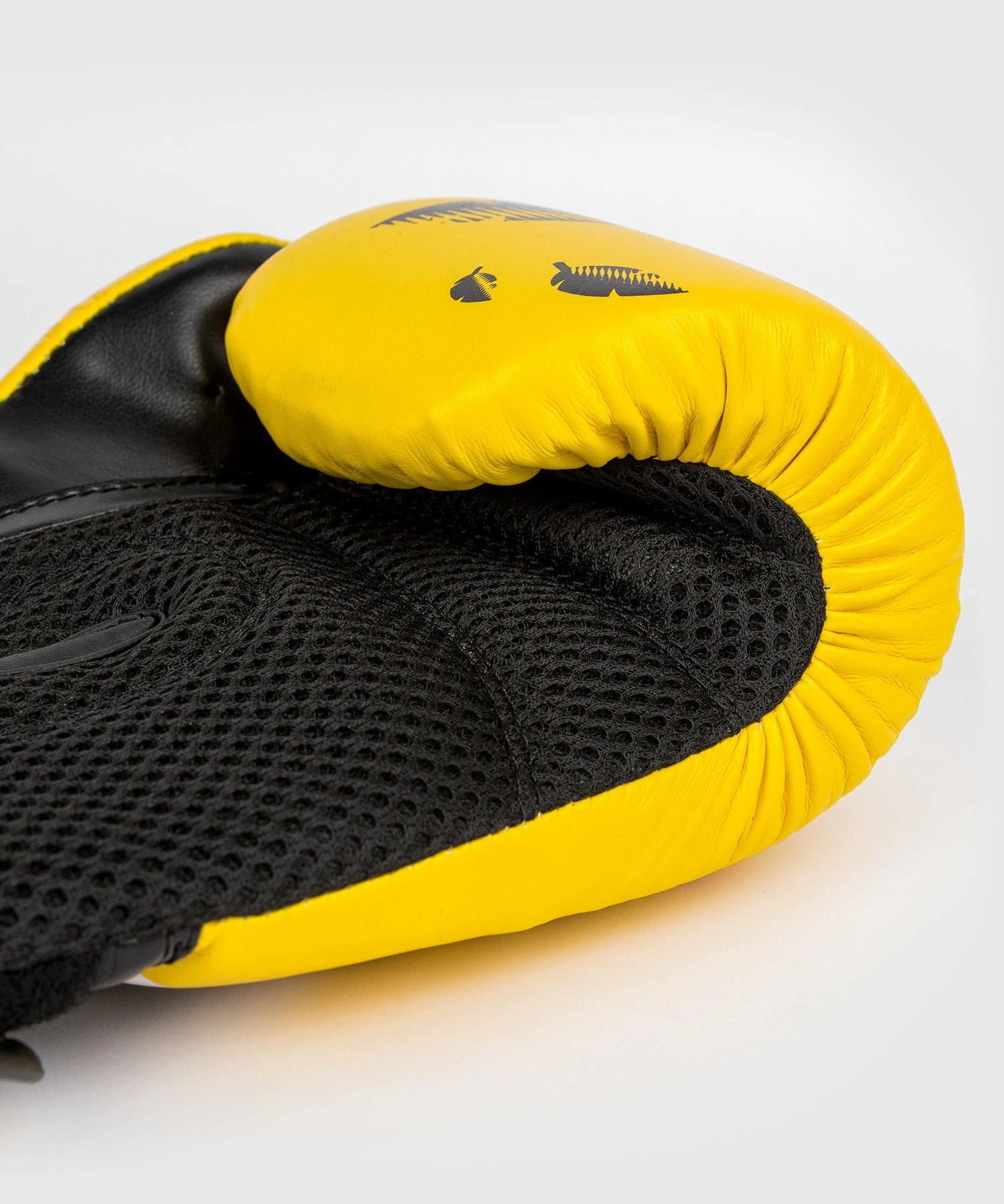 Venum Angry Birds Boxing Gloves - For Kids - Yellow 8 Venum Angry Birds Boxing Gloves - For Kids - Yellow - Bilde 6
