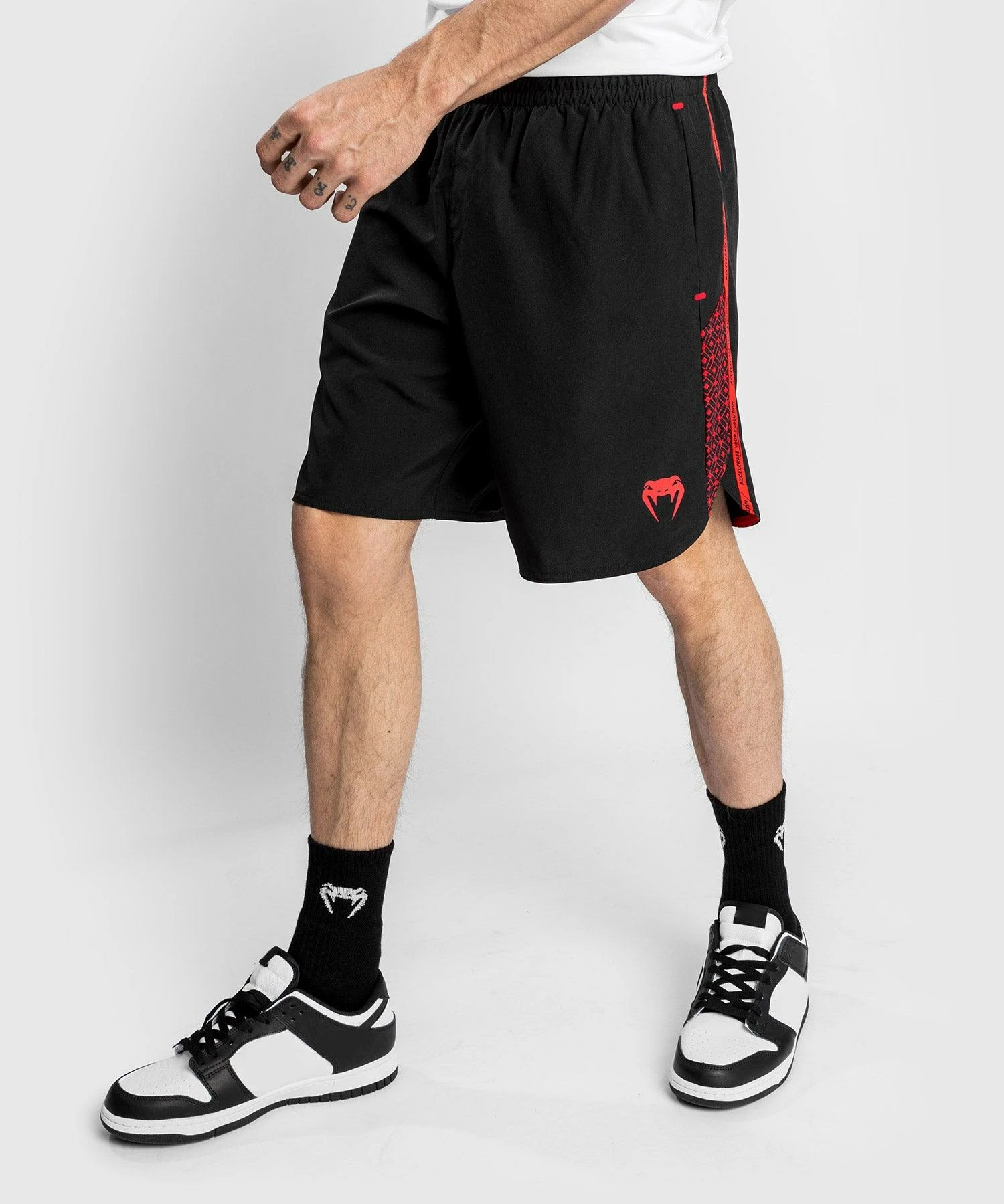 UFC Venum Performance Institute Training Short - Black/Red 4 UFC Venum Performance Institute Training Short - Black/Red - Bilde 2