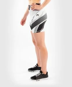 UFC Venum Authentic Fight Night Women's Vale Tudo Shorts - Long Fit - White -Boxing Elegant Butikk 3 252Fa 252F6 252F0 252F3a609d9a28c20ba34abe3e81e732ffd3da6aa72e VNMUFC 00017 002 03