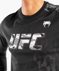 UFC Venum Authentic Fight Week Men's Long Sleeve T-shirt - Black 11 UFC Venum Authentic Fight Week Men's Long Sleeve T-shirt - Black -Boxing Elegant Butikk 3 252Fe 252Fa 252Fc 252F3eacd8120e218e468975d1064ee6accd74eb94f7 VNMUFC 00056 001 04 5edd782d 70cf 4373 a4fc 67846e0b09d7