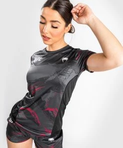 UFC Venum Authentic Fight Week 2.0 Dry Tech T-Shirt - For Women - Black/Red -Boxing Elegant Butikk 4 252F0 252F6 252F1 252F4061e1a23383fbc9fe95c38c9d9ca2e473964b7f VNMUFC 00122 001 01 5b2c7959 870a 47c8 b6dd 0c12c3133007