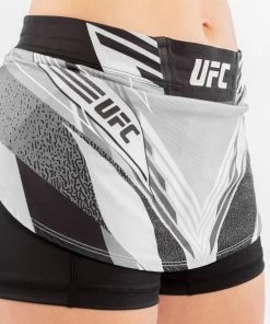 UFC Venum Authentic Fight Night Women's Skort - White -Boxing Elegant Butikk 4 252F1 252F4 252Fc 252F414c45954d18b84f5de9e2a67f3e7b27e5a9bd46 VNMUFC 00018 002 05 e68247ba 9b2b 45b6 bd77 535f2b3c6874