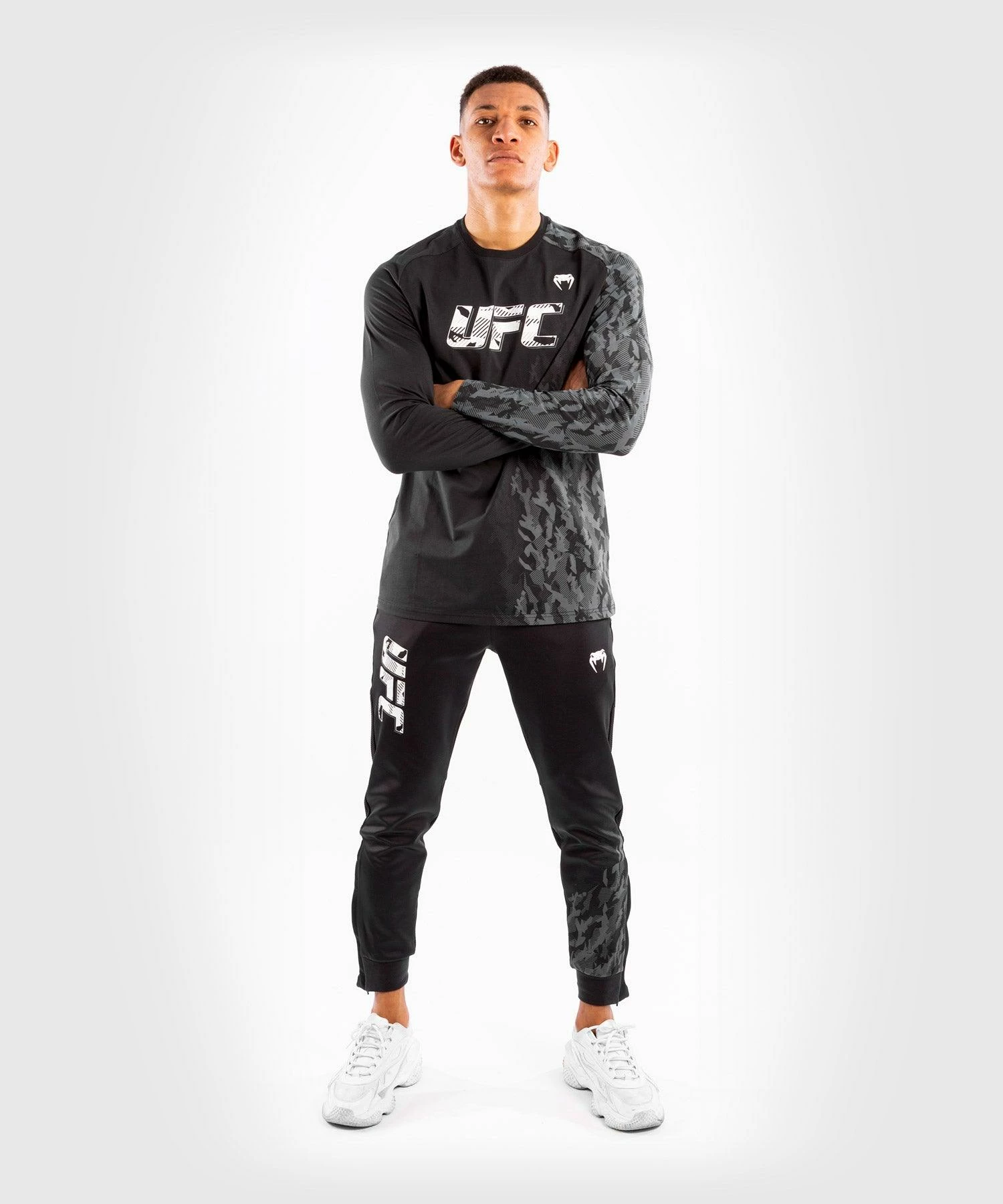 UFC Venum Authentic Fight Week Men's Long Sleeve T-shirt - Black 8 UFC Venum Authentic Fight Week Men's Long Sleeve T-shirt - Black - Bilde 6