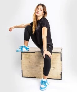Venum Glow T-Shirt - For Women - Black -Boxing Elegant Butikk 4 252F6 252F1 252F3 252F46135ce768e99ceba3d3af19b8fc3537aceb31ab TS GLOW BLACK WOMEN2