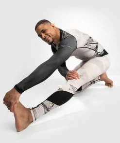 UFC Venum Authentic Fight Week Men's 2.0 Performance Long Sleeve Rash Guard - Sand/Black -Boxing Elegant Butikk 4 252Fc 252F4 252F0 252F4c403dd99c1b5ae79145a925e511cc3c96afd3a7 VNMUFC 00110 040 07 9714d429 e529 4591 ac5c bb891b0df73e