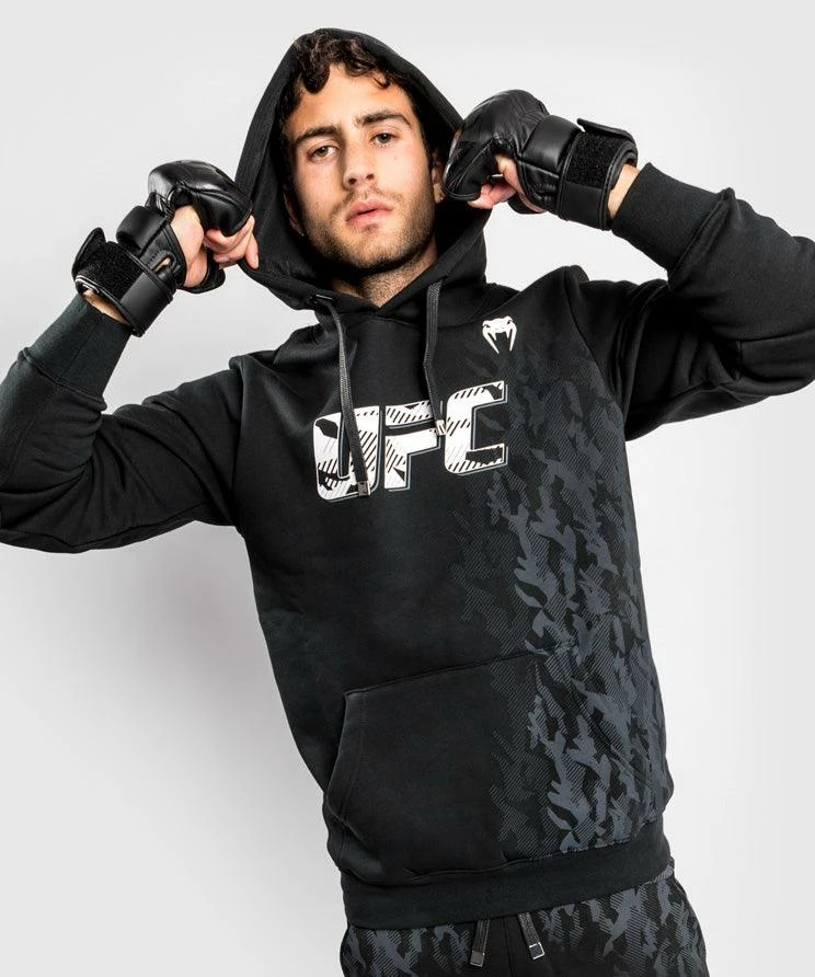 UFC Venum Authentic Fight Week Men's Pullover Hoodie - Black 4 UFC Venum Authentic Fight Week Men's Pullover Hoodie - Black - Bilde 2