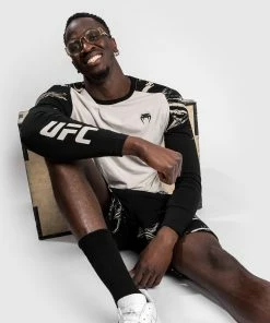 UFC Venum Authentic Fight Week Men's 2.0 Long Sleeve T-Shirt - Sand/Black -Boxing Elegant Butikk 5 252F0 252F0 252F5 252F50058d63a8ff1ac542c9c03dc770ea99cea24102 VNMUFC 00111 040 08 5e24a337 f4f6 4854 83ca 8687cf3e6aad