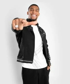 Venum Cali 34 Track Jacket - Black 17 Venum Cali 34 Track Jacket - Black -Boxing Elegant Butikk 5 252F0 252F5 252F8 252F505851b41b6c7c9e41bb248c0a0e3b419060e4c1 JACKETS CALI34 BLACK 06