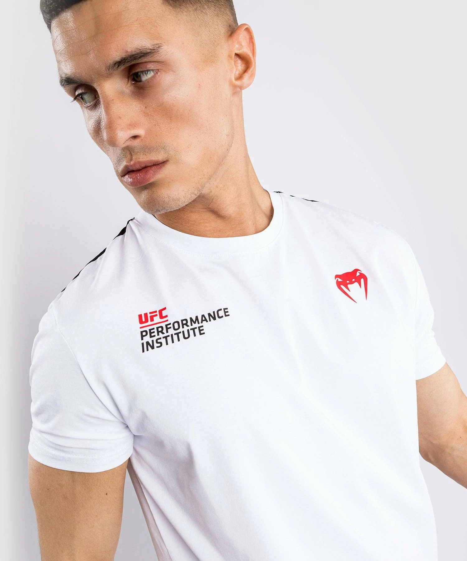 UFC Venum Performance Institute T-Shirt - White 5 UFC Venum Performance Institute T-Shirt - White - Bilde 3