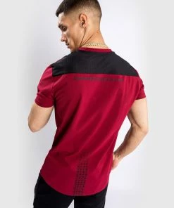 UFC Venum Performance Institute T-shirt - Red 8 UFC Venum Performance Institute T-shirt - Red -Boxing Elegant Butikk 5 252F2 252Fb 252Ff 252F52bffeaca823c0ea15ec13e316432e6081e1b078 VNMUFC 00090 003 04