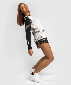 UFC Venum Authentic Fight Week Women's 2.0 Long Sleeve T-Shirt - Sand/Black -Boxing Elegant Butikk 5 252F3 252F1 252Fe 252F531e1996da9ed9dd2e0f3a3d7c955c5bf7cd2bc5 VNMUFC 00127 040 08 14f68a1b 8e39 4ec0 8578 bbb82f247167