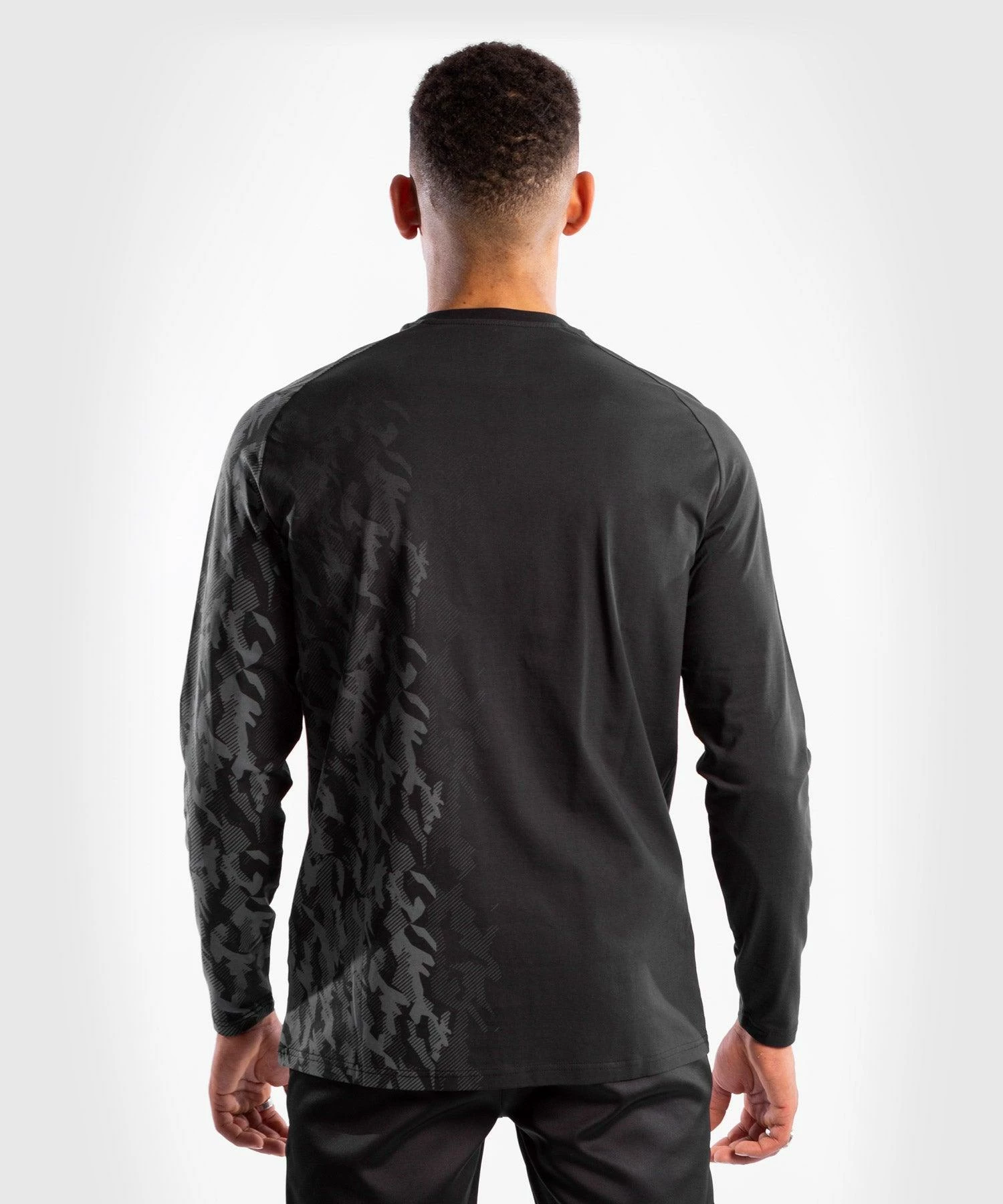 UFC Venum Authentic Fight Week Men's Long Sleeve T-shirt - Black 4 UFC Venum Authentic Fight Week Men's Long Sleeve T-shirt - Black - Bilde 2