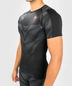 Venum Phantom Rashguard Short Sleeves - Black/Red -Boxing Elegant Butikk 5 252F4 252F7 252F0 252F54700d030572213f9b81d20fd8a19a6b6af5203b RASH SS PHANTOM 11 34696904 17a8 4151 ab9a fec69c801b44