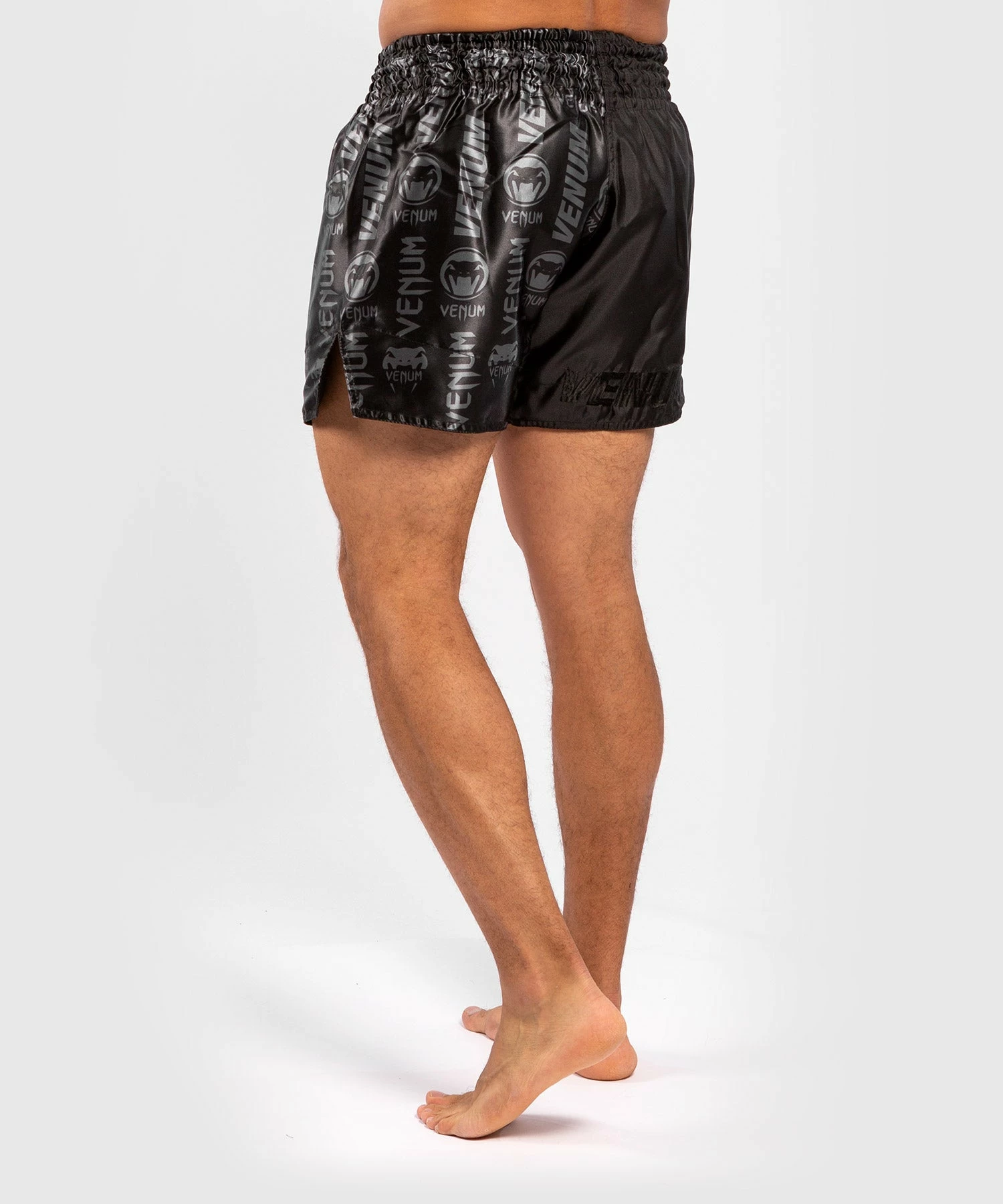 Venum Logos Muay Thai Shorts - Black/Black - Bilde 2