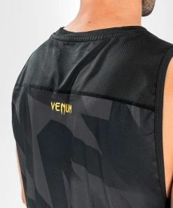 Venum Razor Dry Tech Tank Top - Black/Gold -Boxing Elegant Butikk 5 252F6 252Fb 252F7 252F56b761592477d23212ec49a5e0329242d175a411 7 5ccd95e8 b9d7 43d7 a0e6 6674f6982336
