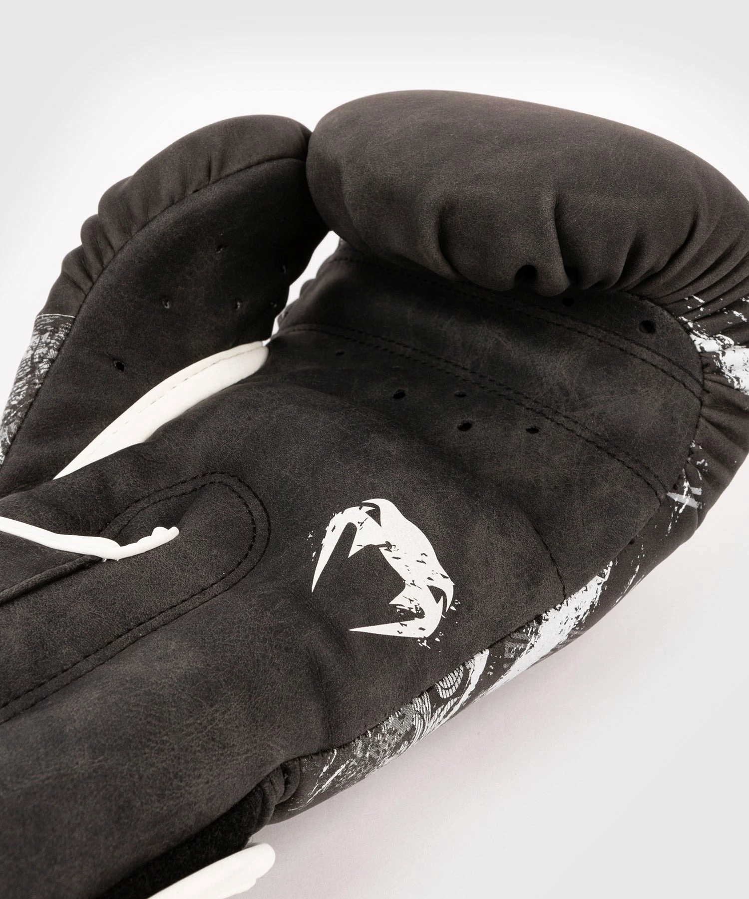VENUM GLDTR 4.0 BOXING GLOVES - Bilde 7