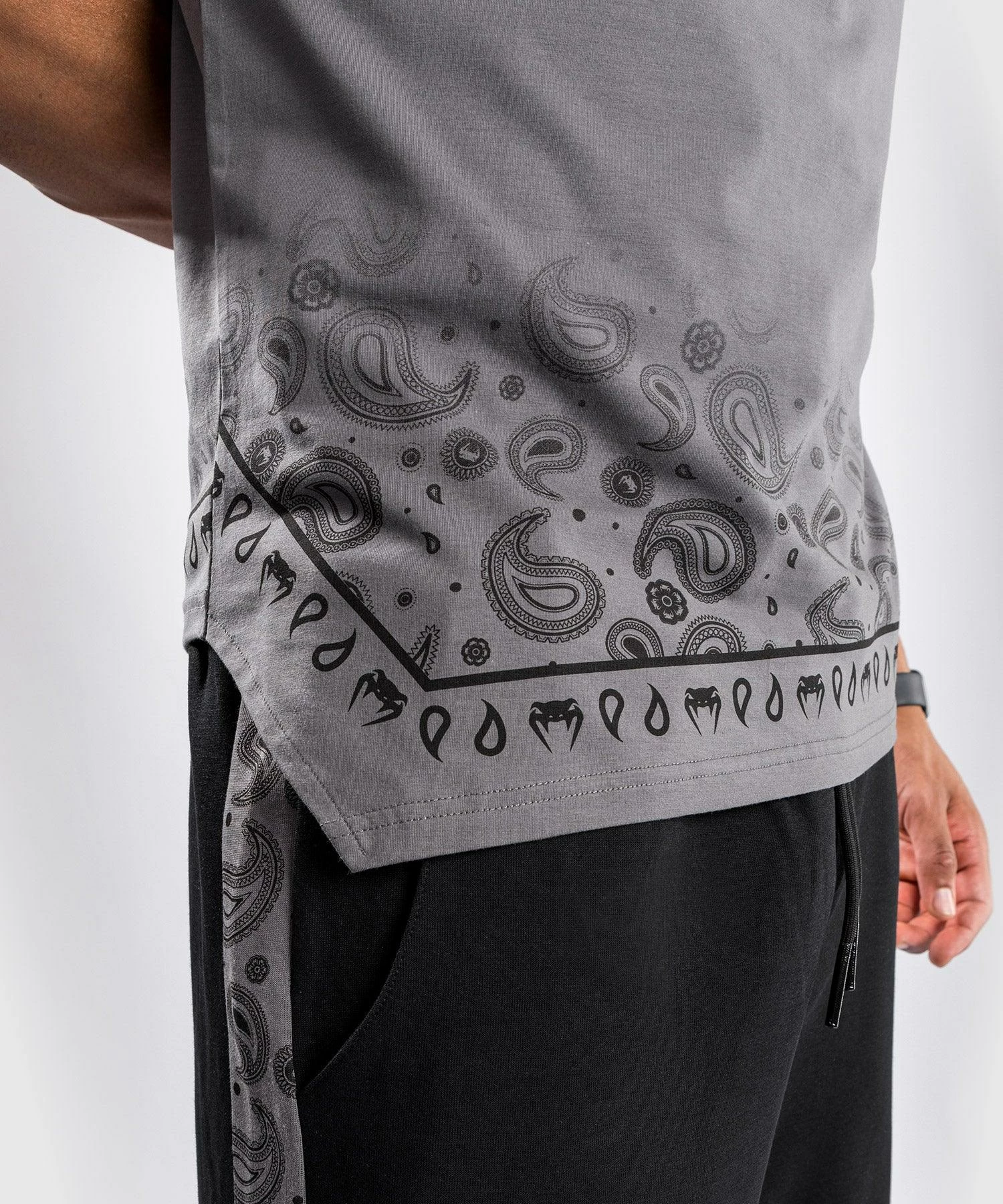 Venum Cali 34 Interference T-Shirt - Dark Grey 9 Venum Cali 34 Interference T-Shirt - Dark Grey - Bilde 7