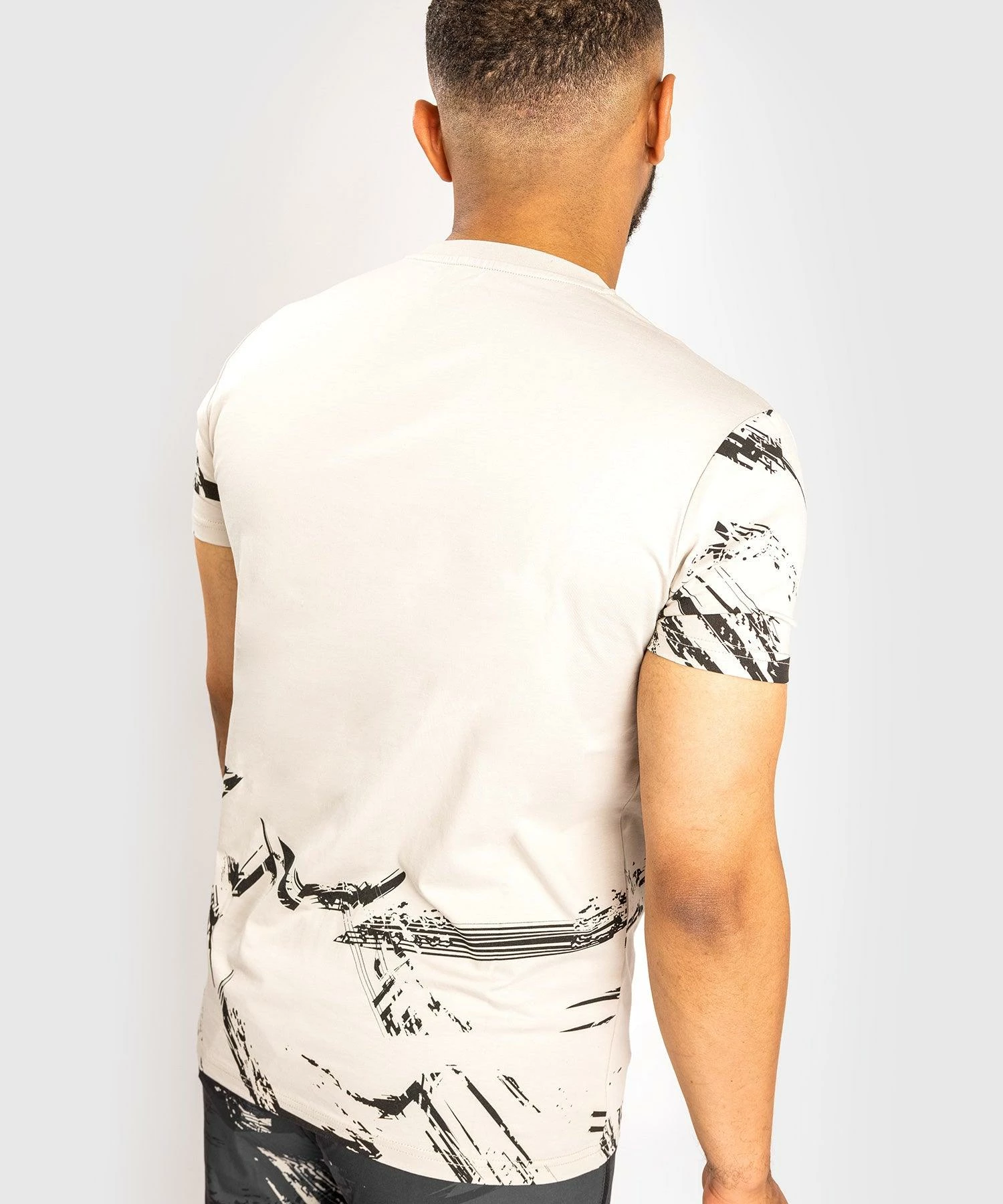 UFC Venum Authentic Fight Week Men's 2.0 Short Sleeve T-Shirt - Sand 9 UFC Venum Authentic Fight Week Men's 2.0 Short Sleeve T-Shirt - Sand - Bilde 7