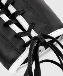 Venum Giant 2.0 Pro Boxing Gloves - With Laces - Black/White -Boxing Elegant Butikk 6 252F3 252F0 252Fb 252F630b976fa6c9ff8c7a7c591d67e11ae9e42e741a IMG 7938 copie