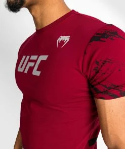 UFC Venum Authentic Fight Week Men's 2.0 Short Sleeve T-Shirt - Red -Boxing Elegant Butikk 6 252F5 252Fd 252Fe 252F65de9bc8e4d6e7b5e9115216751295d5de2a9fc5 VNMUFC 00109 003 13 dfa7bff5 5bbb 447f bb03 83d9a22b7000