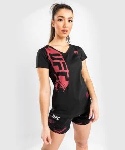 UFC Venum Authentic Fight Week Women's 2.0 Short Sleeve T-Shirt - Black/Red -Boxing Elegant Butikk 6 252F7 252F2 252F4 252F6724bef2676724ae61e22c27440cefdc44998557 VNMUFC 00142 001 05 f25663c3 b0ce 4851 809d da2274859ab2