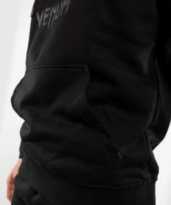 Venum Classic Hoodie - Black/Black -Boxing Elegant Butikk 6 252Fb 252F4 252Fa 252F6b4a5c4c2a099e58f96ad3ea7210fcf5debcf945 HOODY KANGOO CLASSIC BLACK BLACK 06 bbe81b29 cf1e 4028 b372 383b5ca7e640