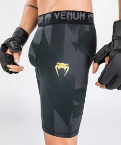 Venum Razor Vale Tudo Shorts - Black/Gold 13 Venum Razor Vale Tudo Shorts - Black/Gold -Boxing Elegant Butikk 6 252Fc 252F3 252F6 252F6c362cb62157a7d9418dc11973dbced3e9a8348f 5 7cb16a36 f7c2 4265 bd9a acb5a2696417