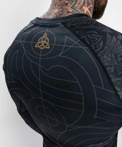 Venum Assassin's Creed Reloaded Rashguard - Long Sleeves - Black -Boxing Elegant Butikk 6 252Fd 252F2 252F6 252F6d26d412642d2662ec05e5e9405b6d250837f7da RASH LS ASSASSINSCREED BLACK 10