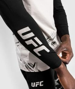 UFC Venum Authentic Fight Week Men's 2.0 Long Sleeve T-Shirt - Sand/Black -Boxing Elegant Butikk 6 252Ff 252F2 252Fa 252F6f2a99a84e5538d3959b4a7442f9d178dd74ff76 VNMUFC 00111 040 12 63b08600 9568 48ba b7e9 7cdb011b3d45